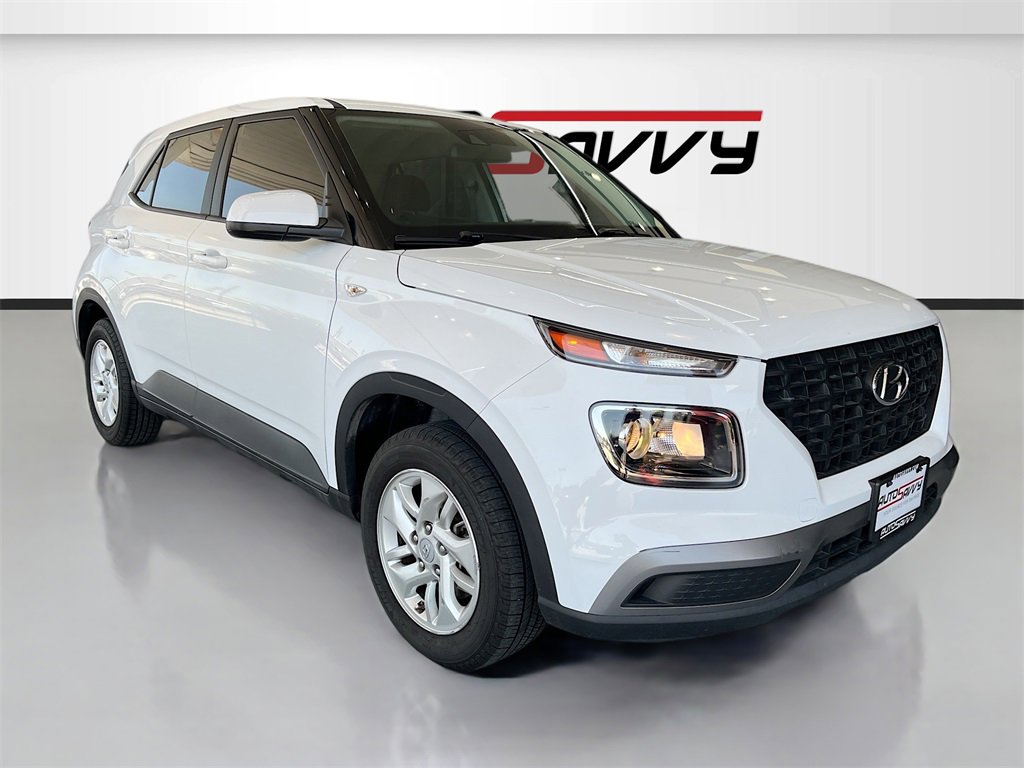 Used 2021 Hyundai Venue SE image 1