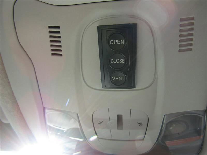 Used 2015 Jeep Renegade Latitude image 24