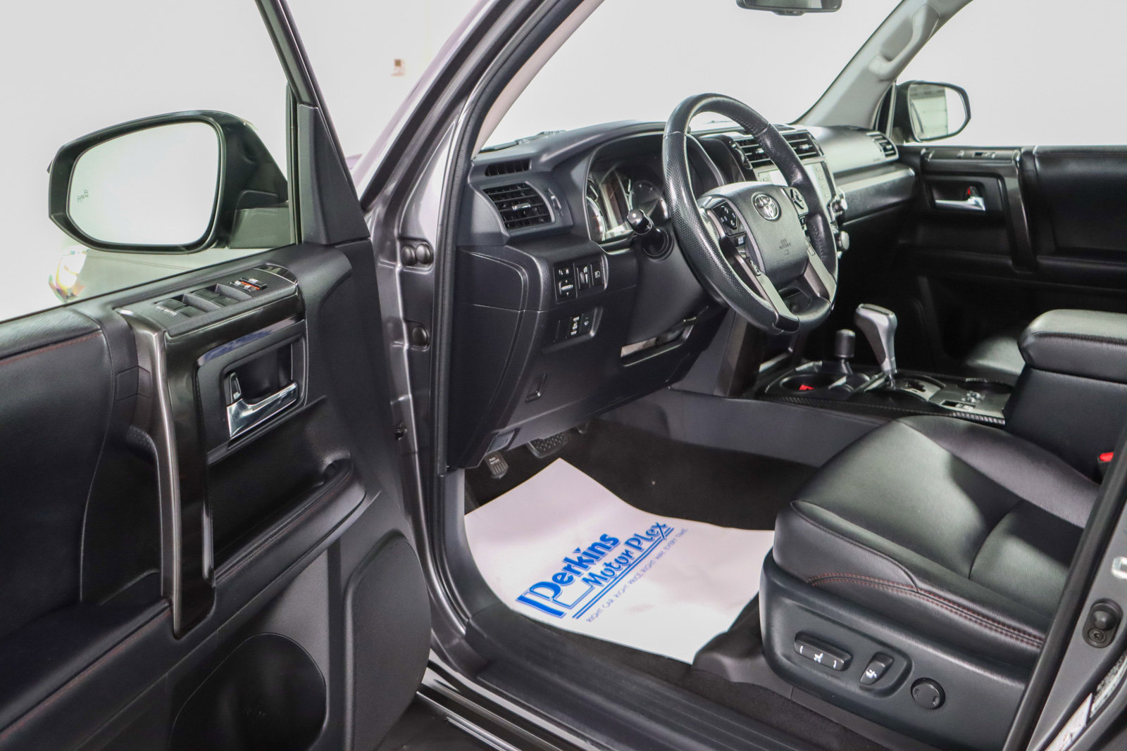 Used 2023 Toyota 4Runner TRD Off-Road Premium image 3