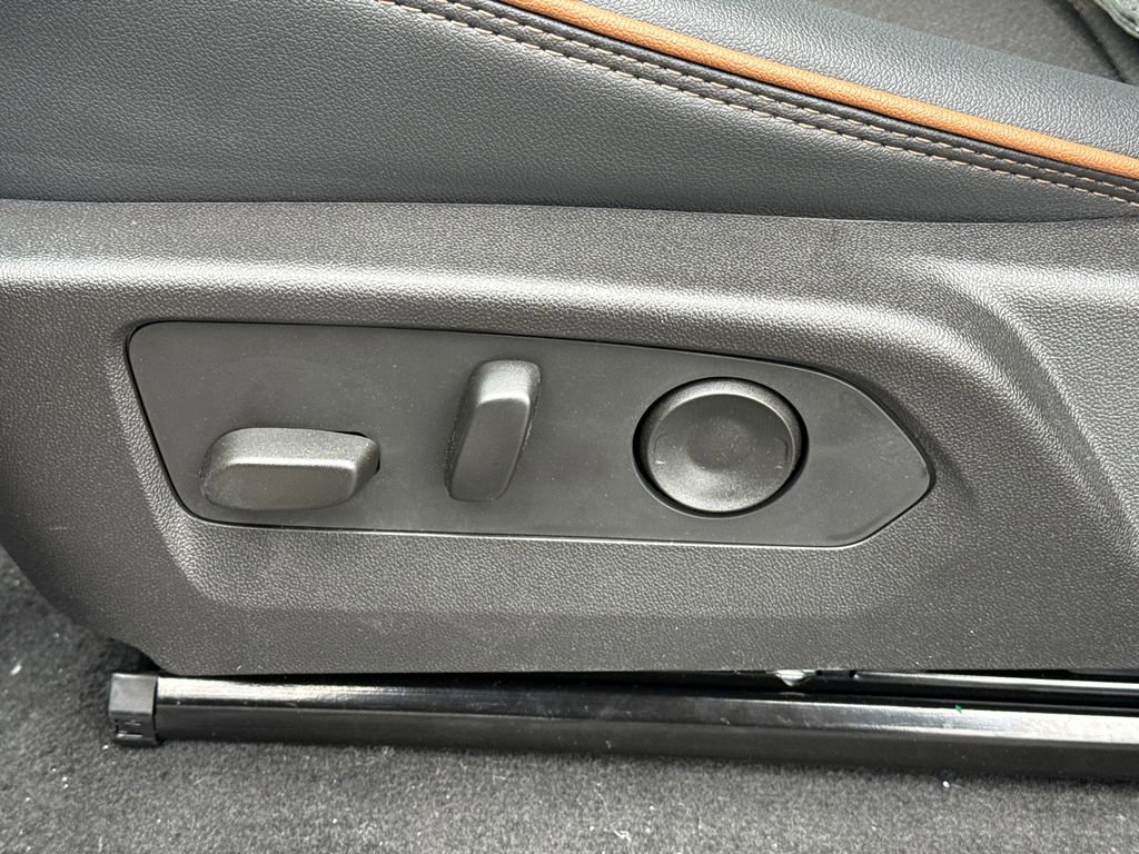 New 2026 GMC Canyon AT4 image 17