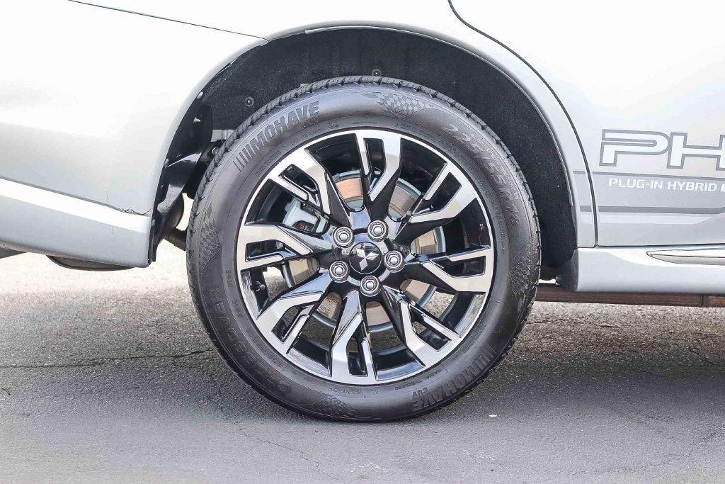 Used 2018 Mitsubishi Outlander GT AWD/4WD image 13