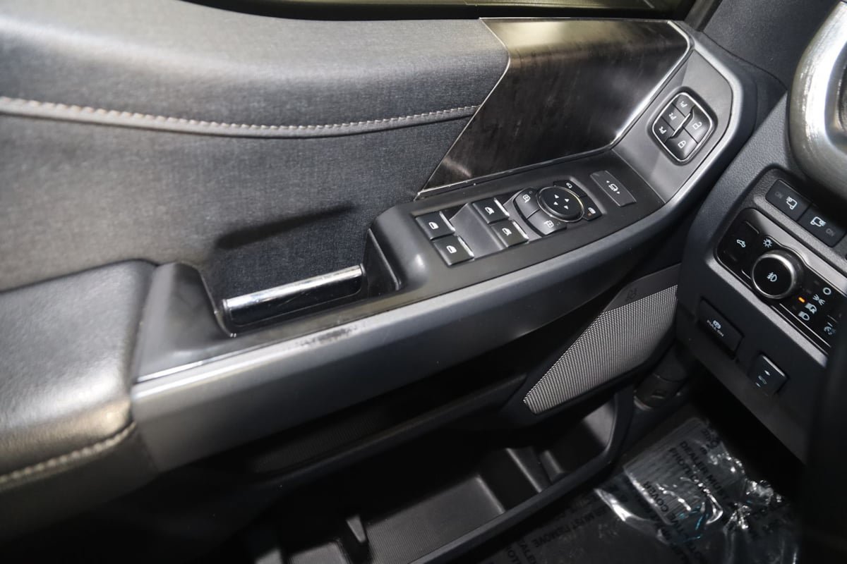 Used 2023 Ford F250 Lariat w/ Lariat Ultimate Package AWD/4WD image 27