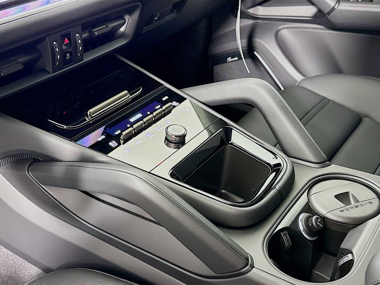 New 2025 Porsche Cayenne Turbo image 21