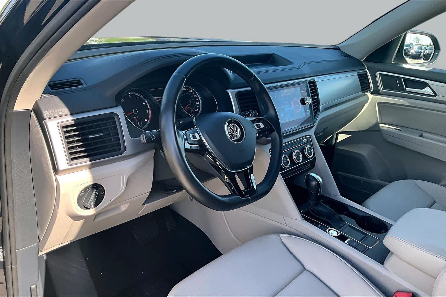 Used 2020 Volkswagen Atlas SE FWD image 16