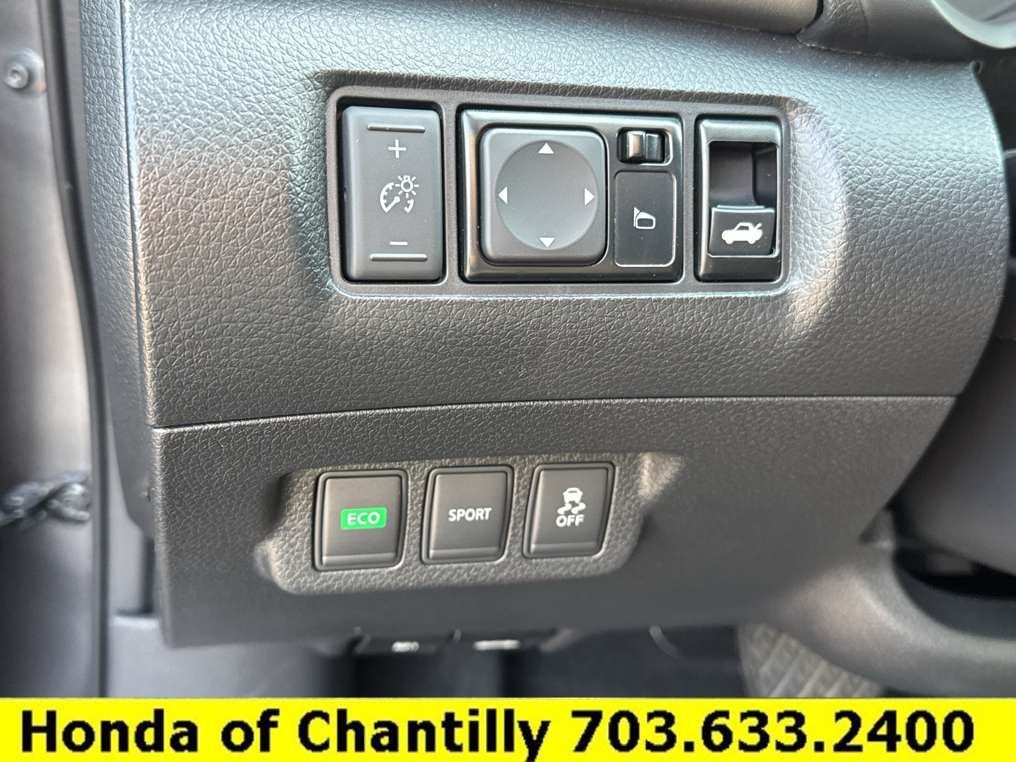 Used 2015 Nissan Sentra S FWD image 17