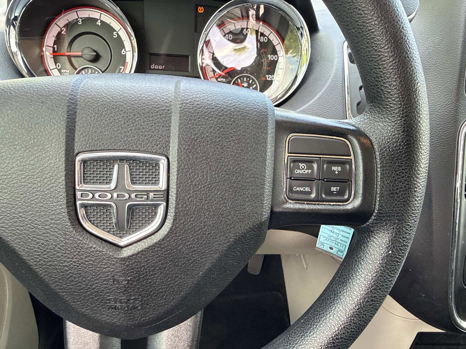 Used 2020 Dodge Grand Caravan SE w/ UConnect Hands-Free Group image 16