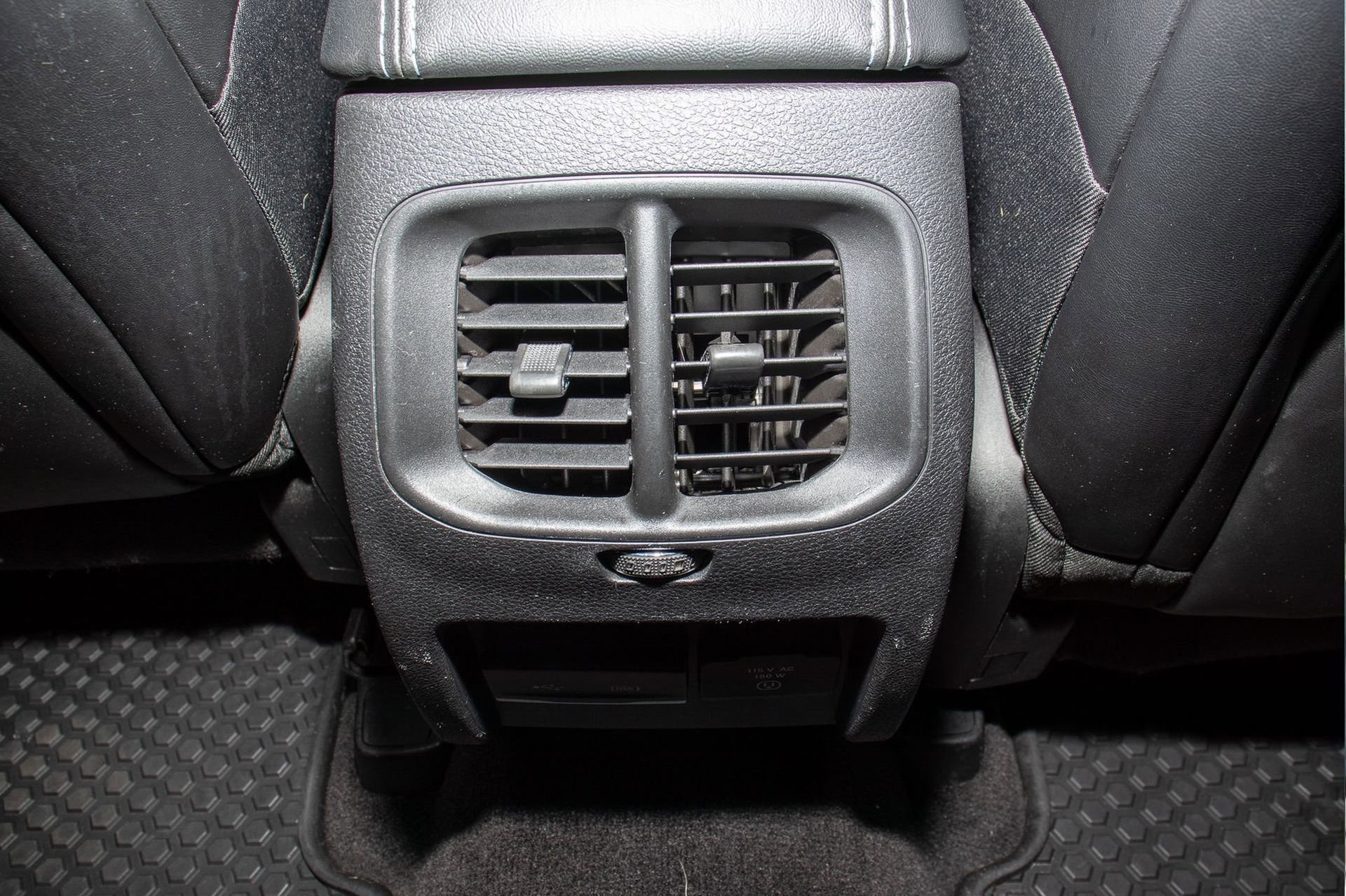 Used 2019 Jeep Cherokee Latitude Plus w/ Comfort/Convenience Group image 22