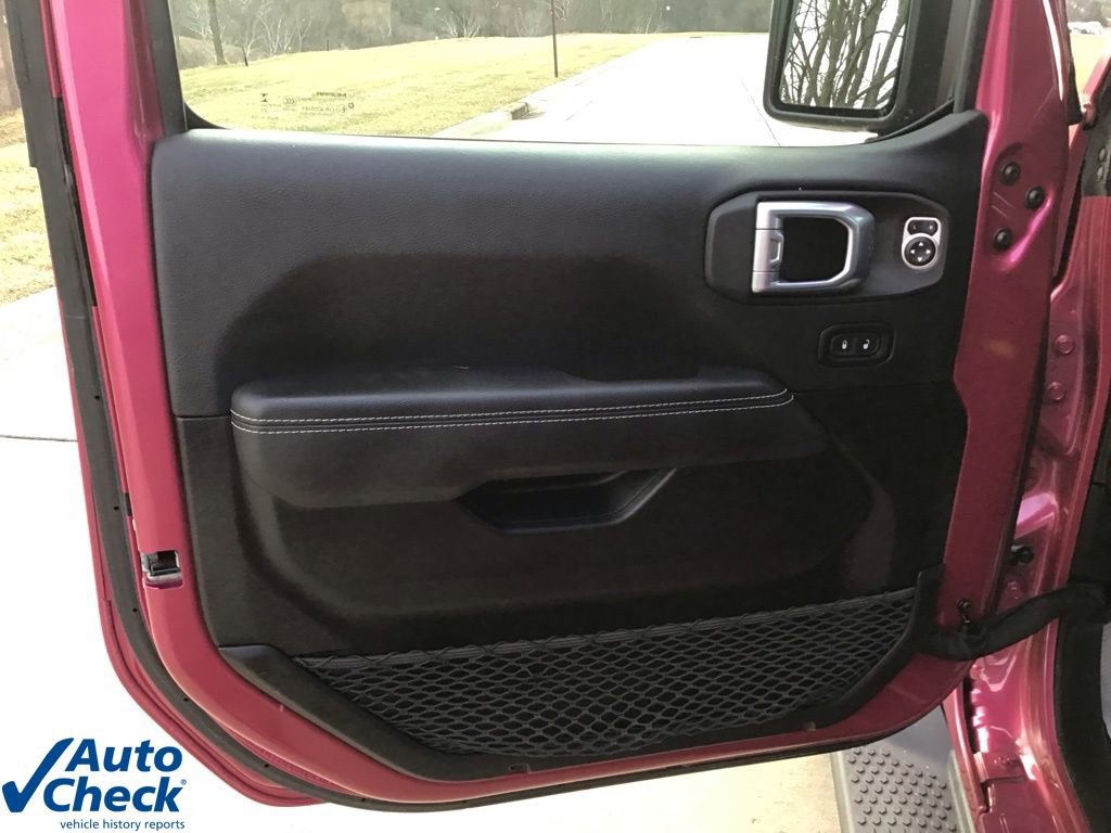 Used 2022 Jeep Wrangler Unlimited Sahara w/ Cold Weather Group image 24