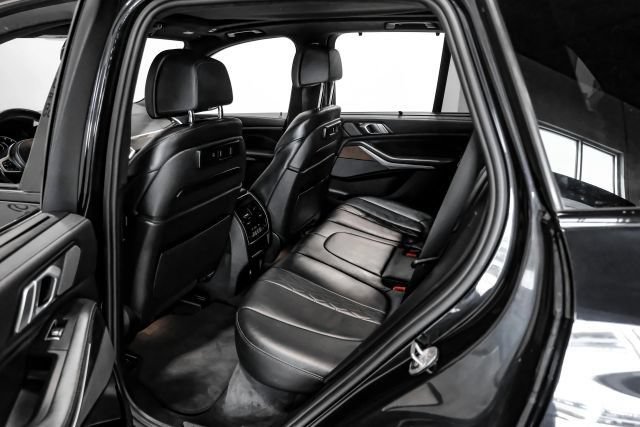 Used 2020 BMW X5 M50i AWD/4WD image 35