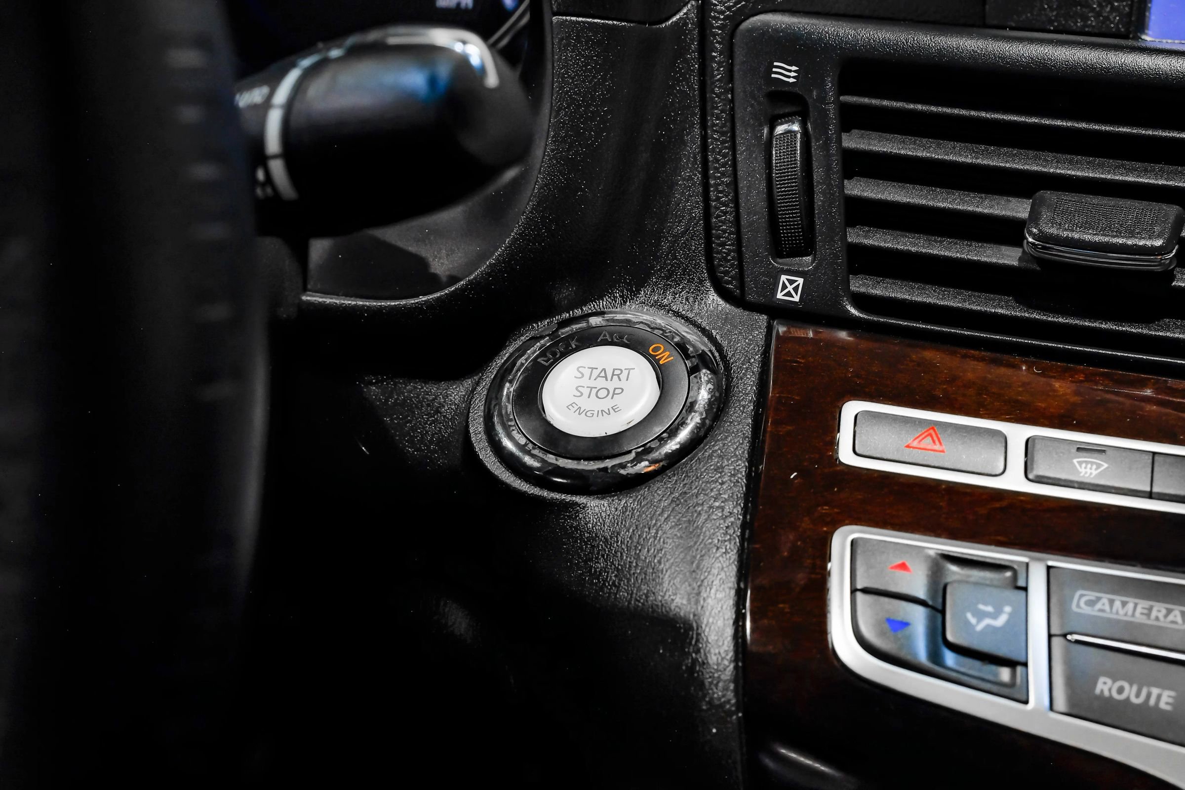 Used 2015 INFINITI Q70 L 3.7 w/ Technology Package image 27