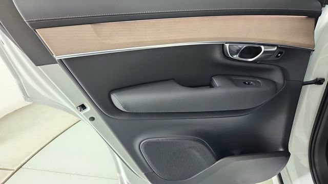 New 2026 Volvo XC90 T8 Plus w/ Protection Package AWD/4WD image 28