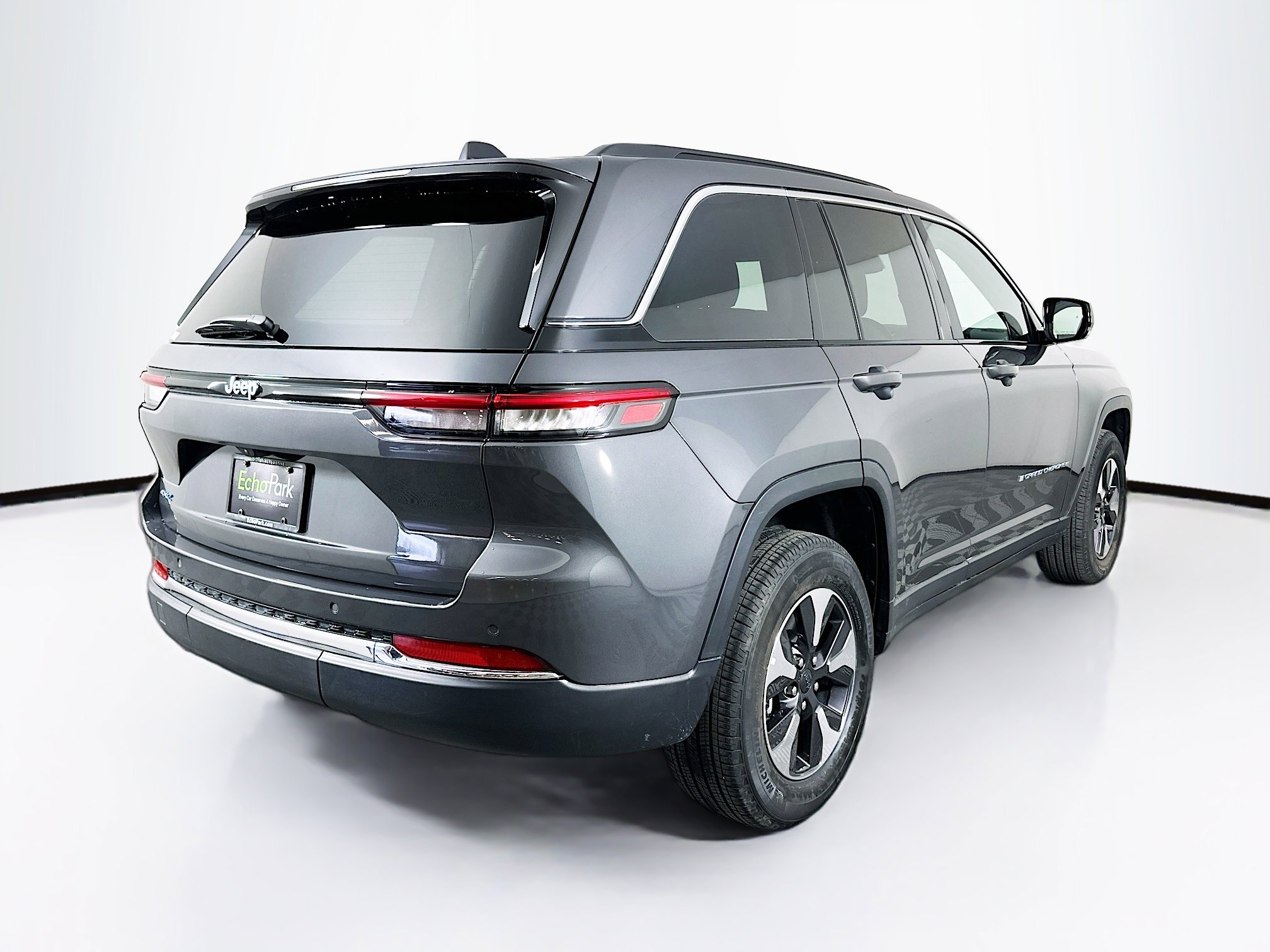 Used 2024 Jeep Grand Cherokee Limited 4xe image 9