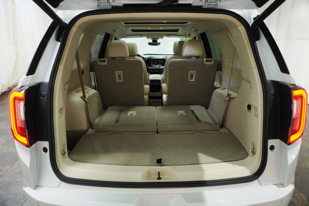 Used 2020 GMC Acadia Denali w/ Technology Package FWD image 5