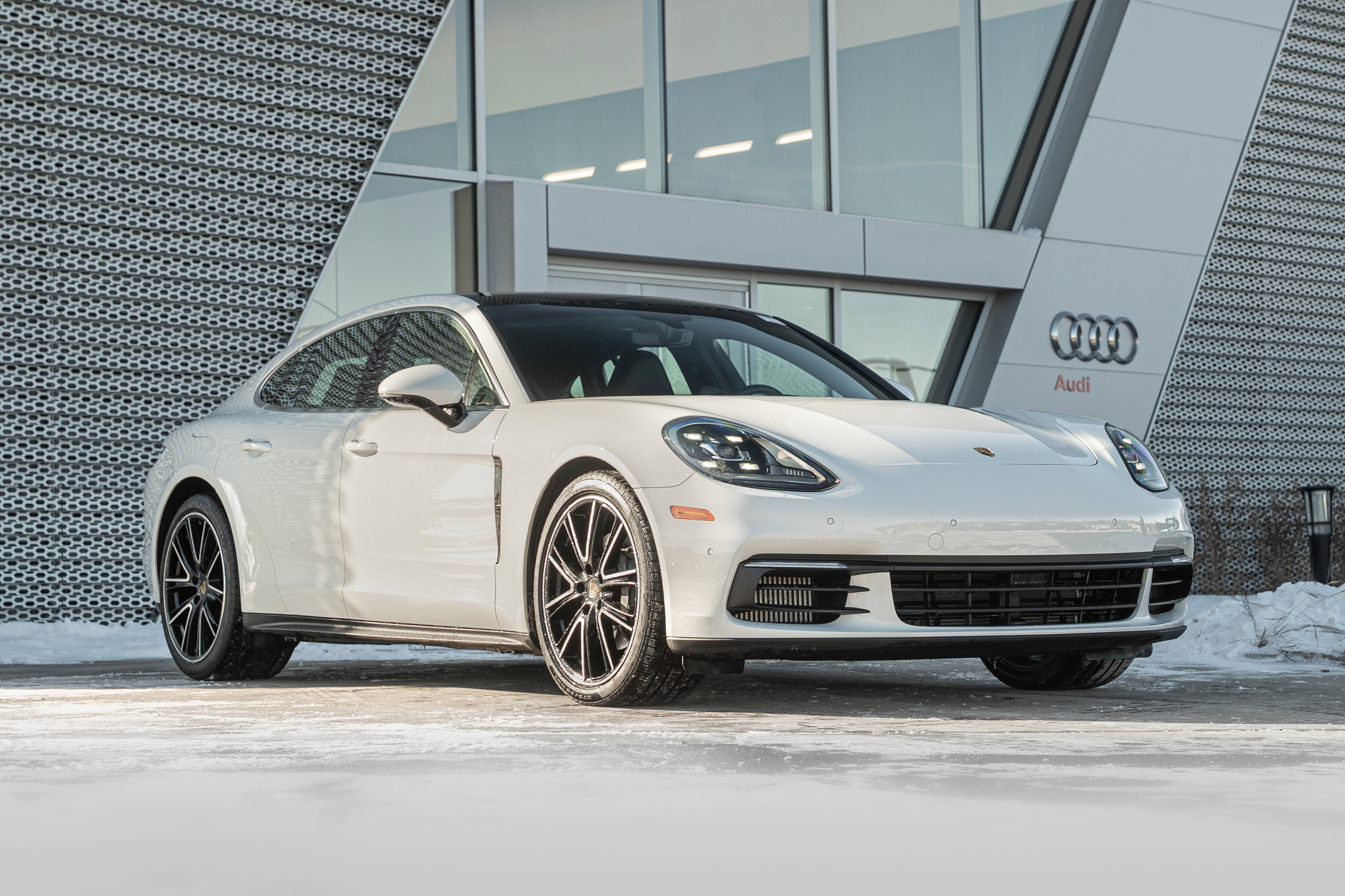 Used 2020 Porsche Panamera 4S video 1