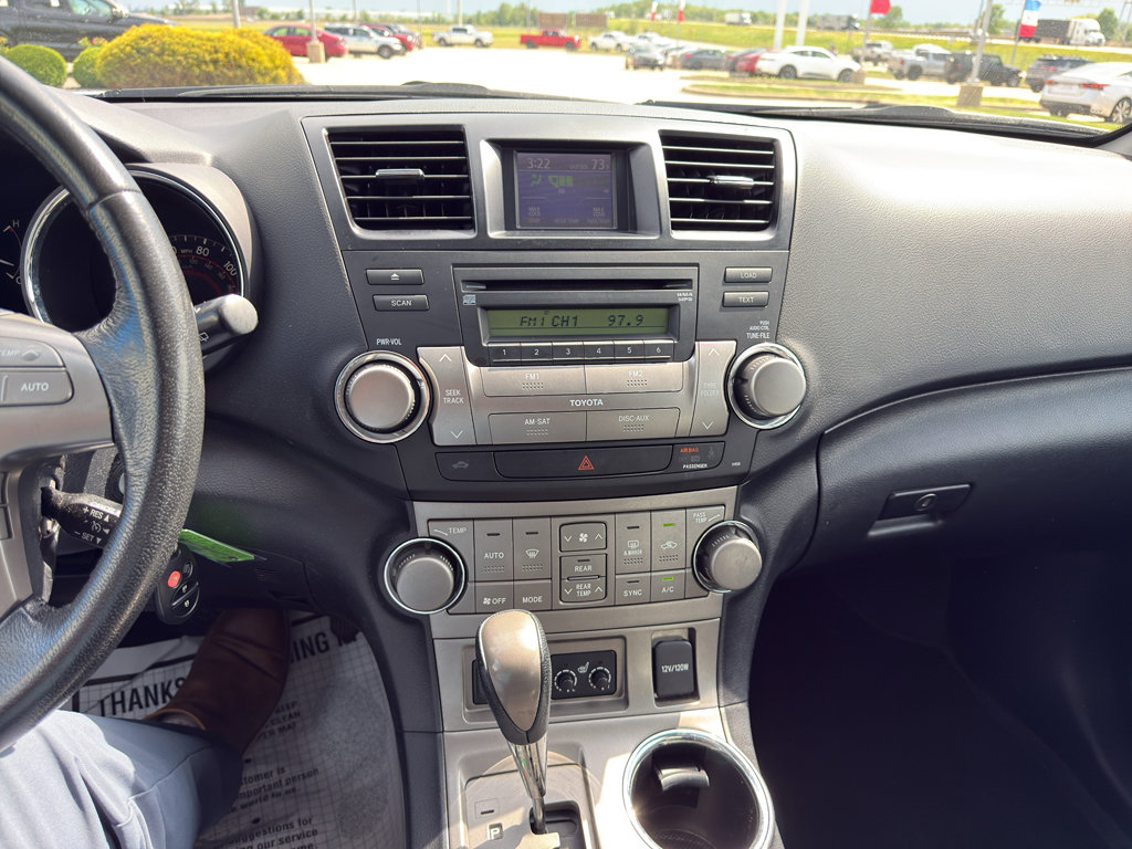 Used 2010 Toyota Highlander SE AWD/4WD image 18