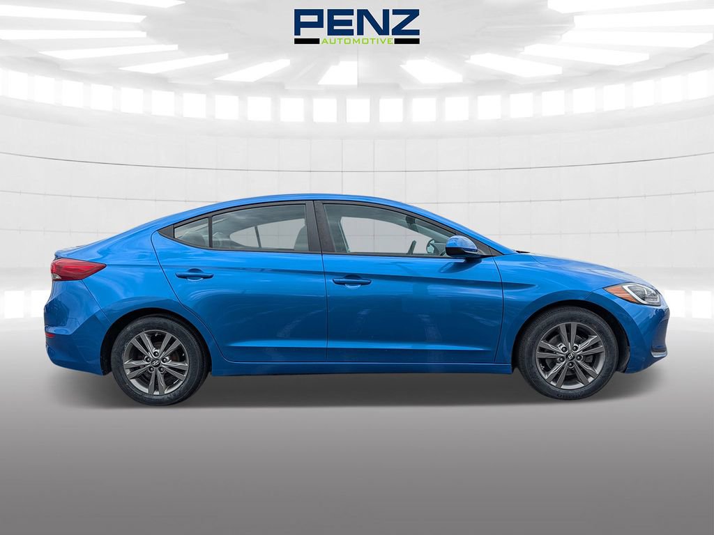 Used 2017 Hyundai Elantra SE image 8
