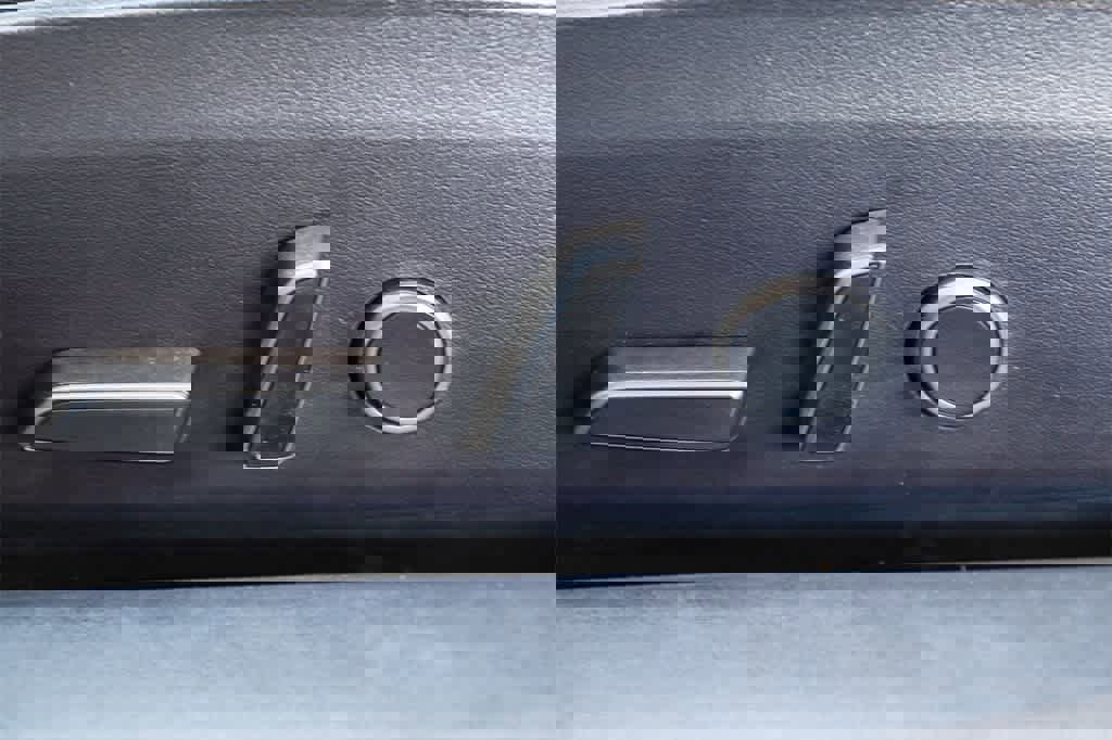 Used 2021 Tesla Model 3 Standard Range Plus image 18