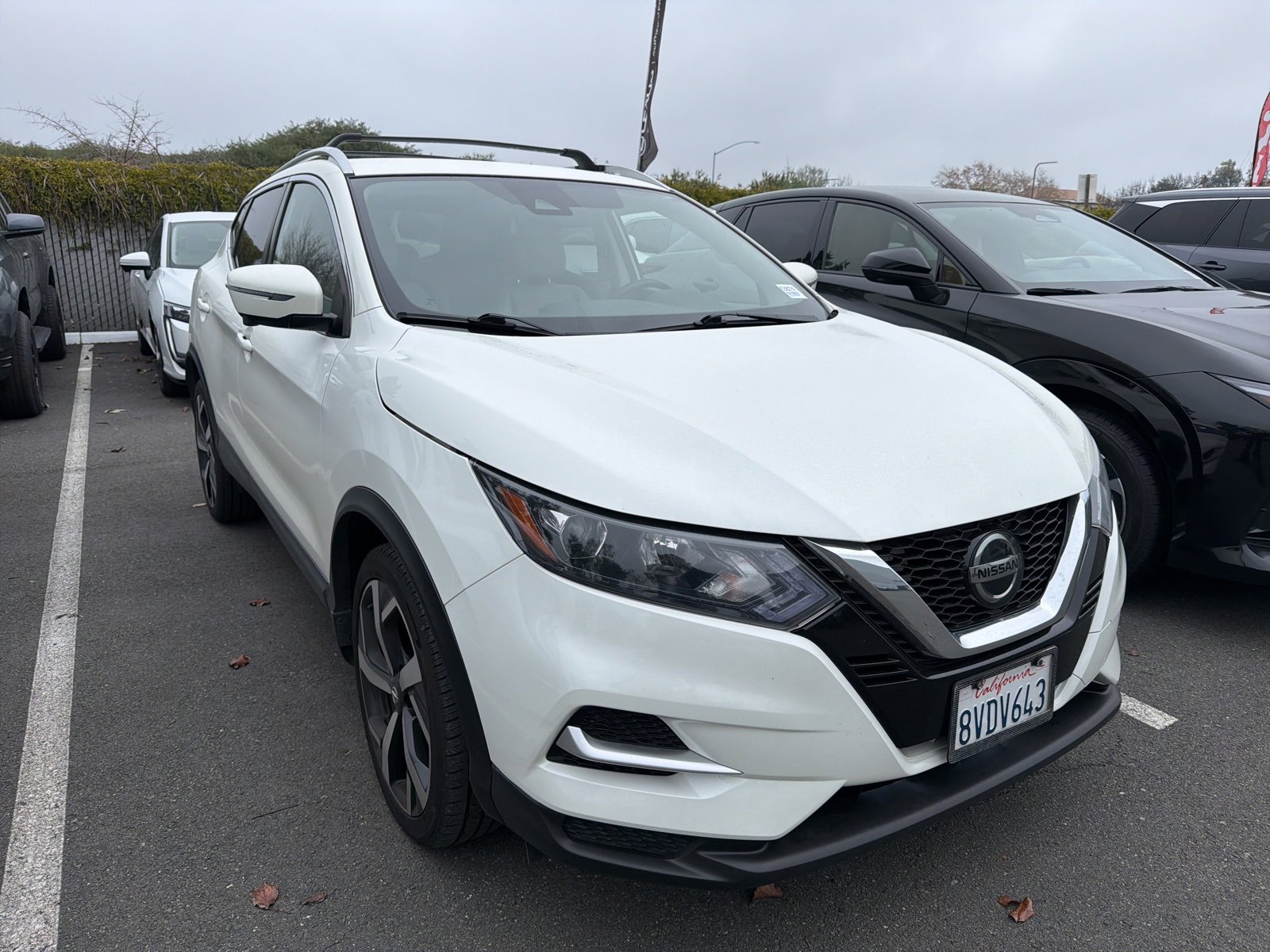 Used 2020 Nissan Rogue Sport SL image 1