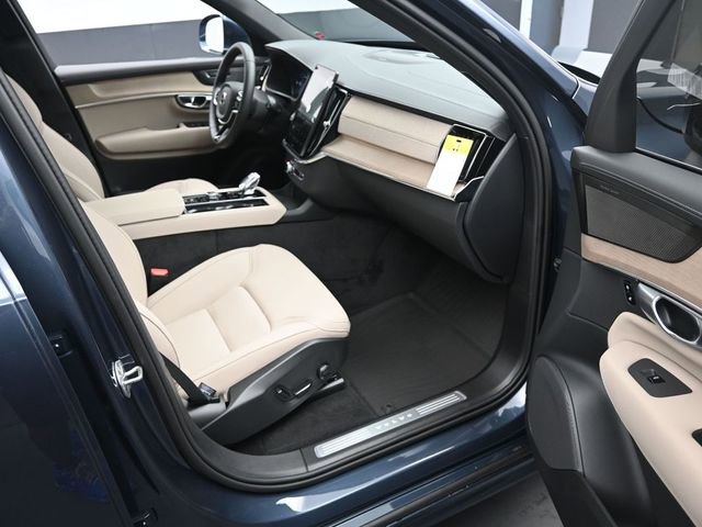 Used 2026 Volvo XC90 B6 Plus w/ Protection Package Premier image 33