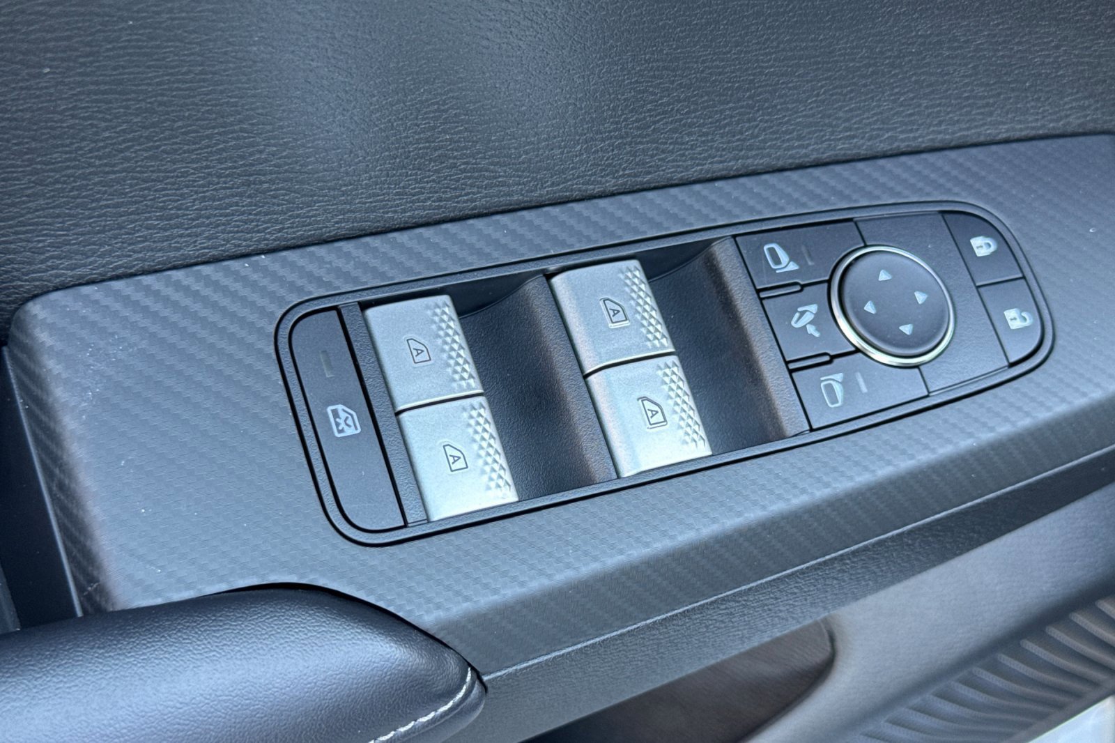 New 2026 Nissan Rogue SL AWD/4WD image 13