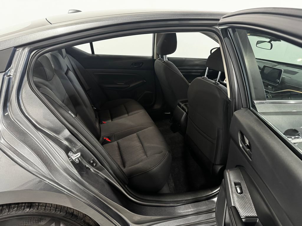 Used 2025 Nissan Altima 2.5 SV image 23