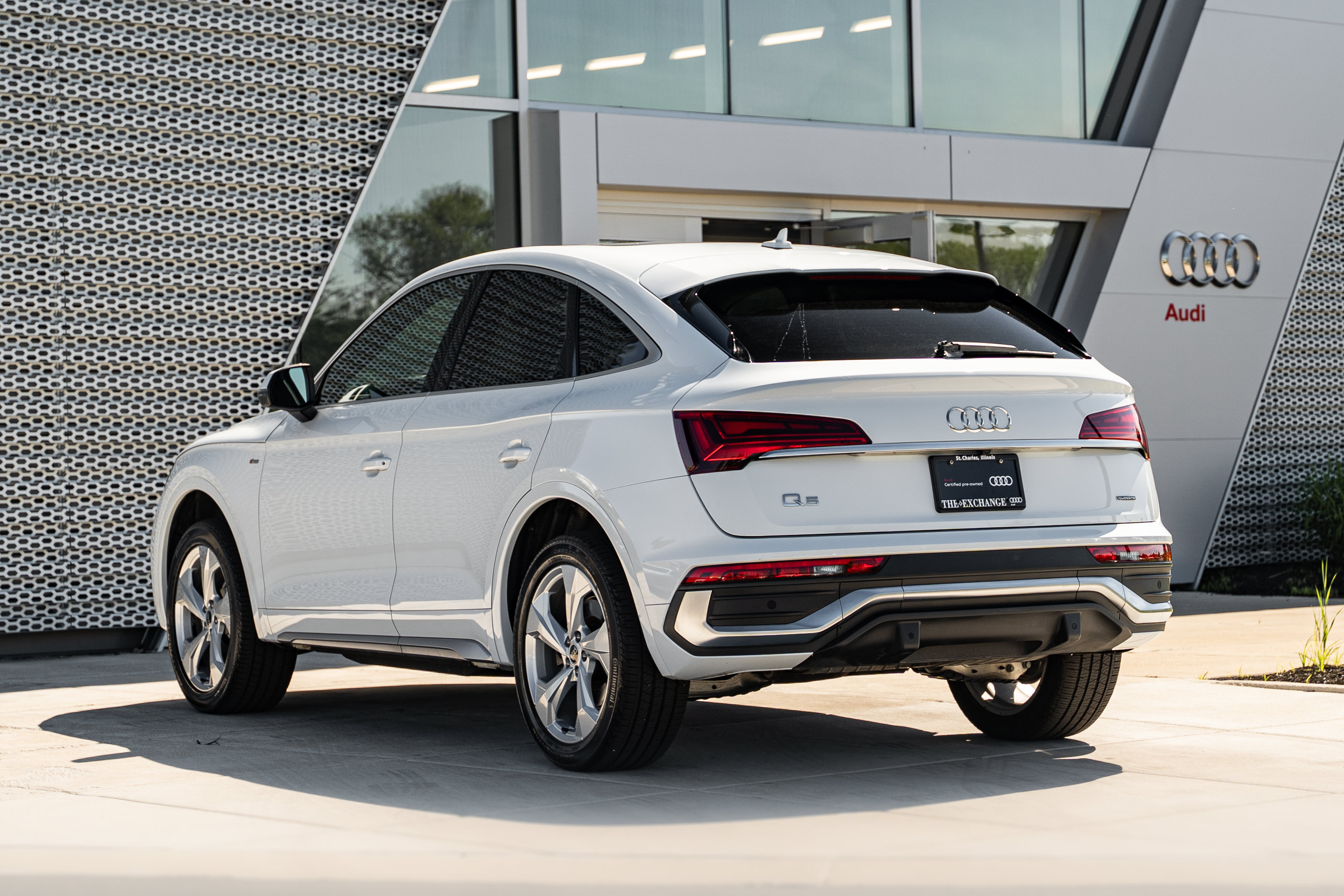 Certified 2023 Audi Q5 2.0T Premium w/ Convenience Package AWD/4WD image 5