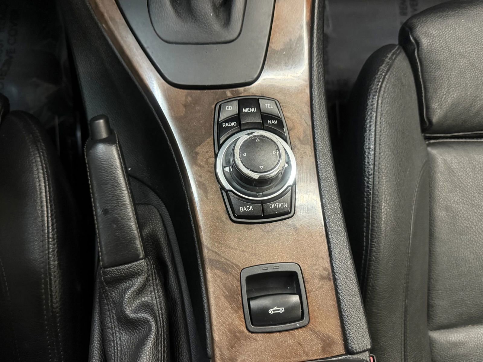 Used 2010 BMW 335i Convertible image 34