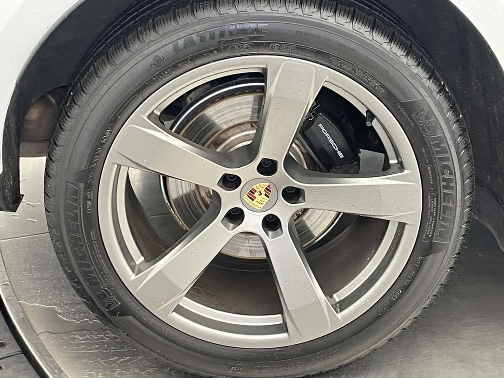 Certified 2025 Porsche Macan AWD/4WD image 13