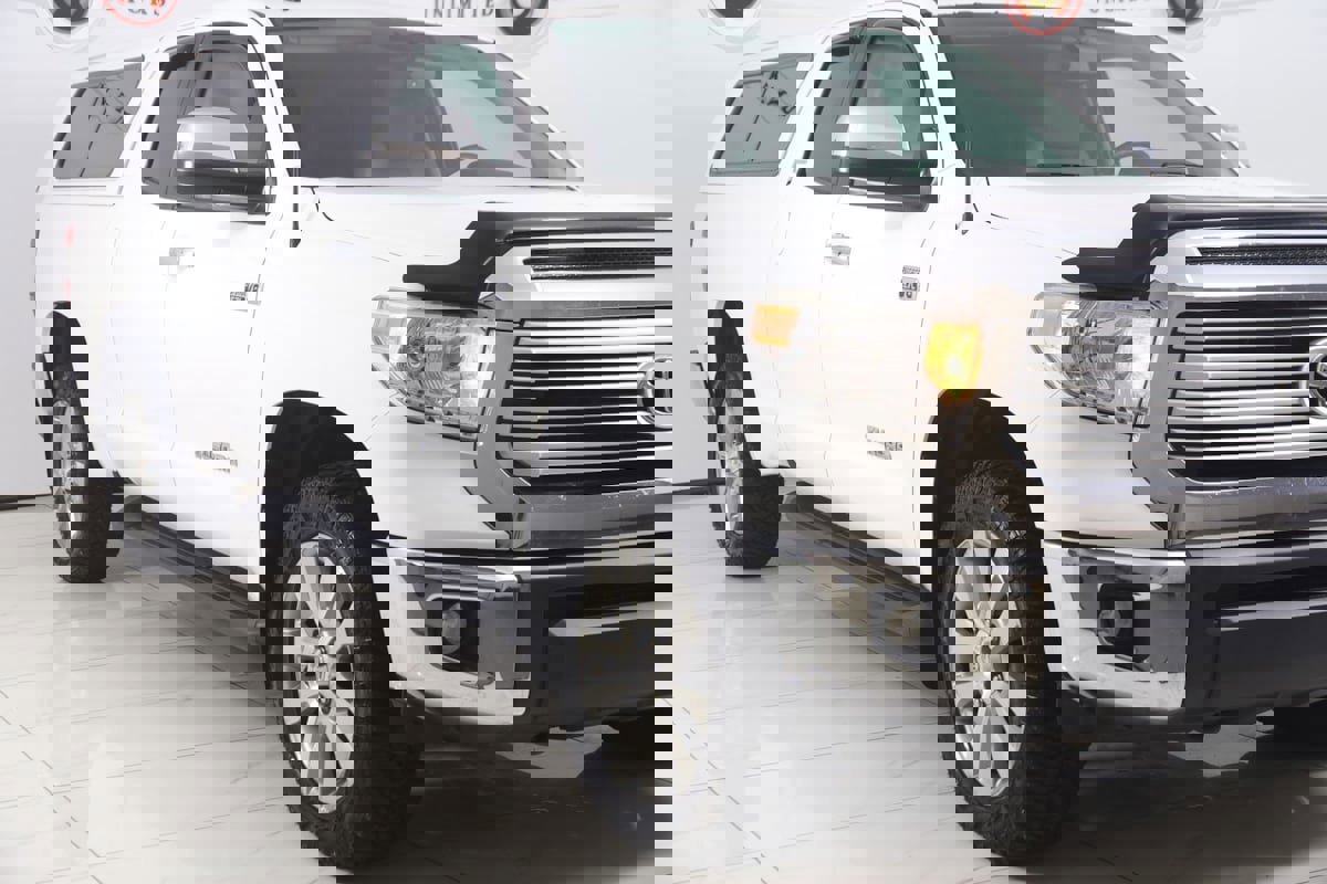 Used 2014 Toyota Tundra Limited w/ Limited Premium Package image 37