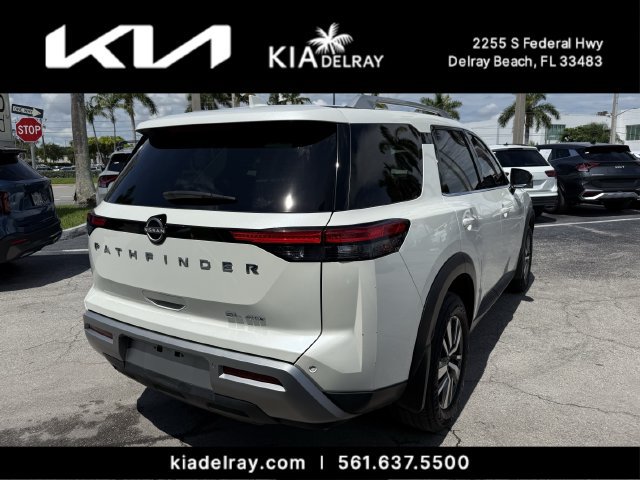 Used 2024 Nissan Pathfinder SL AWD/4WD image 3