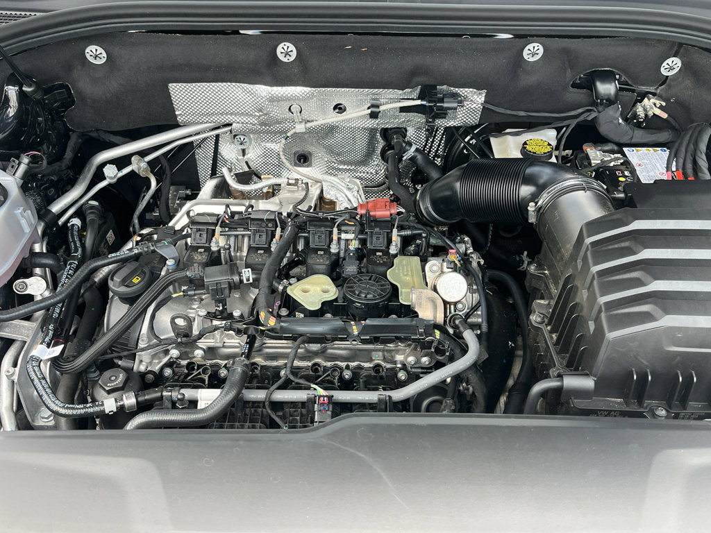 Used 2025 Volkswagen Atlas SE image 25