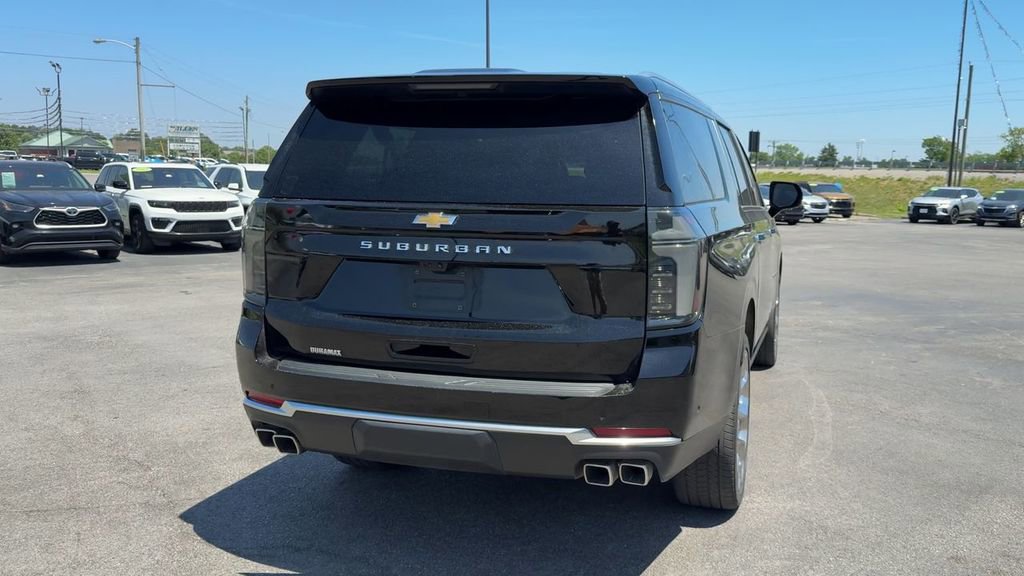 Used 2025 Chevrolet Suburban High Country AWD/4WD image 6
