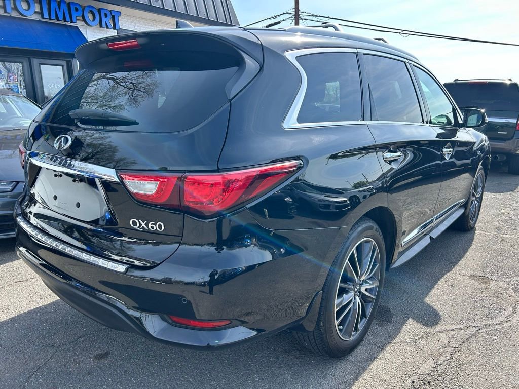 Used 2017 INFINITI QX60 Luxe w/ Deluxe Technology Package image 7