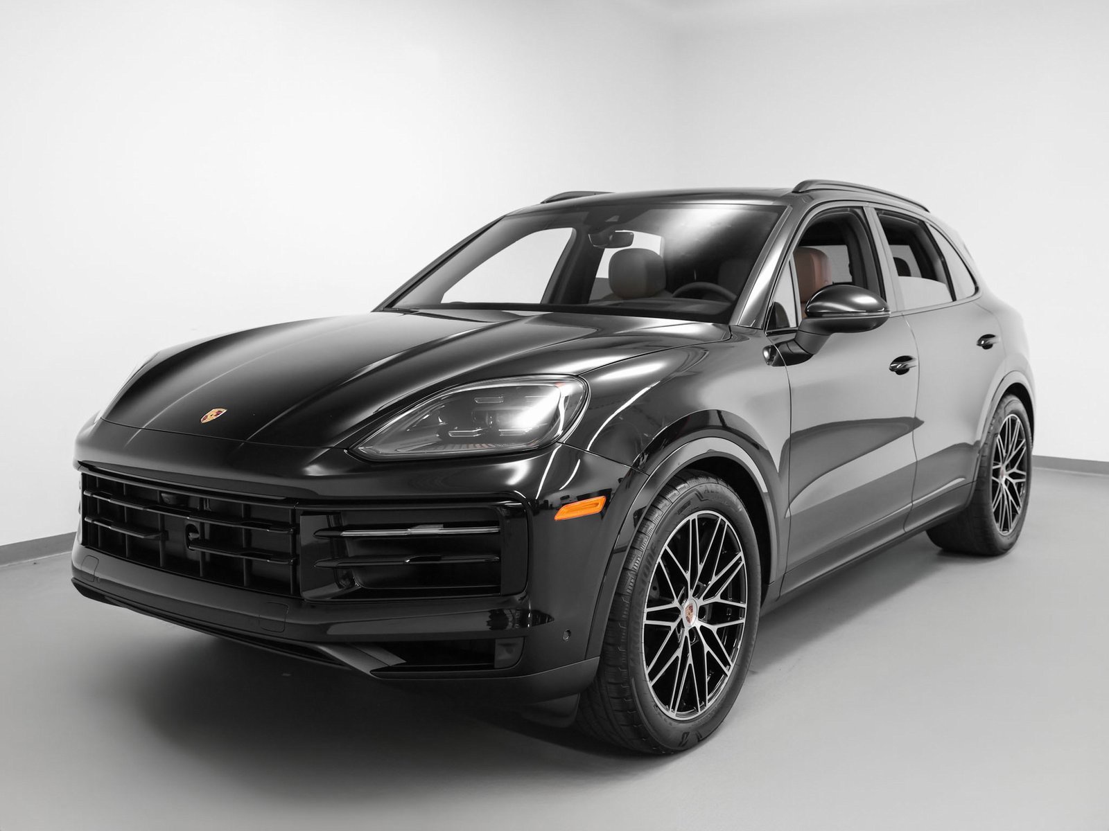 Used 2025 Porsche Cayenne image 6