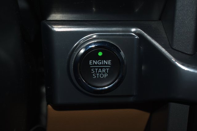 Used 2021 Ford F150 Lariat w/ Equipment Group 502A High image 24