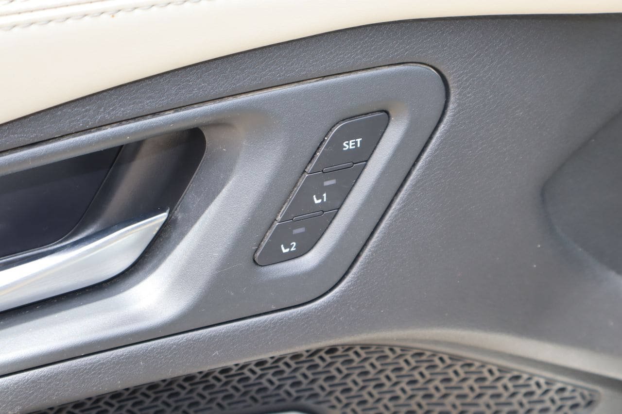 Used 2024 Nissan Ariya FWD image 20