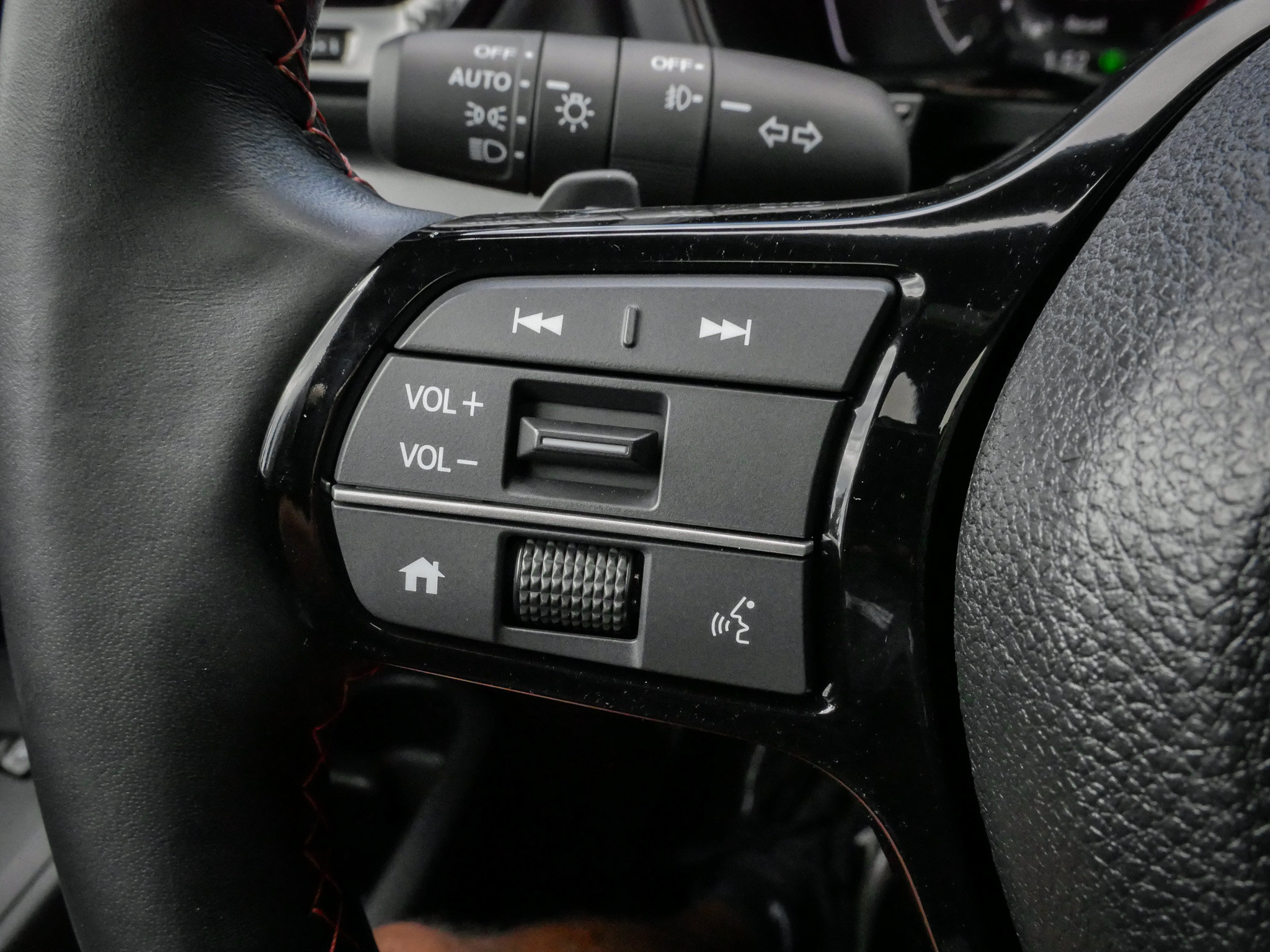 Used 2025 Honda Pilot TrailSport image 19