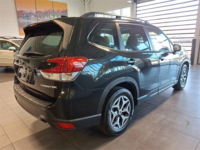 Used 2020 Subaru Forester Premium image 6