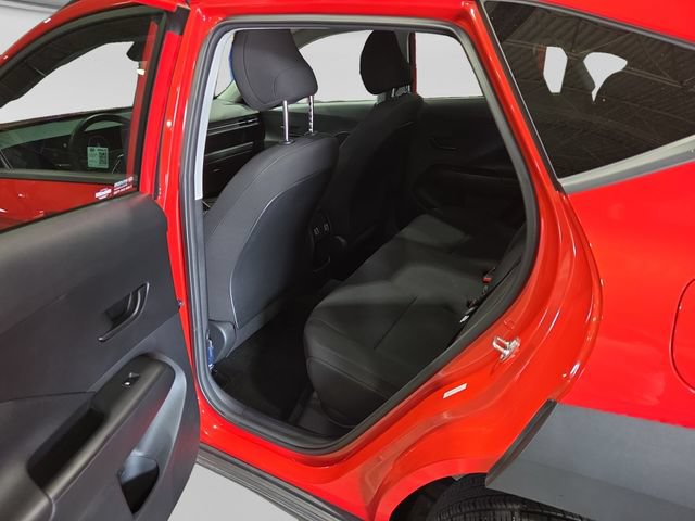 Used 2025 Hyundai Kona SEL AWD/4WD image 9
