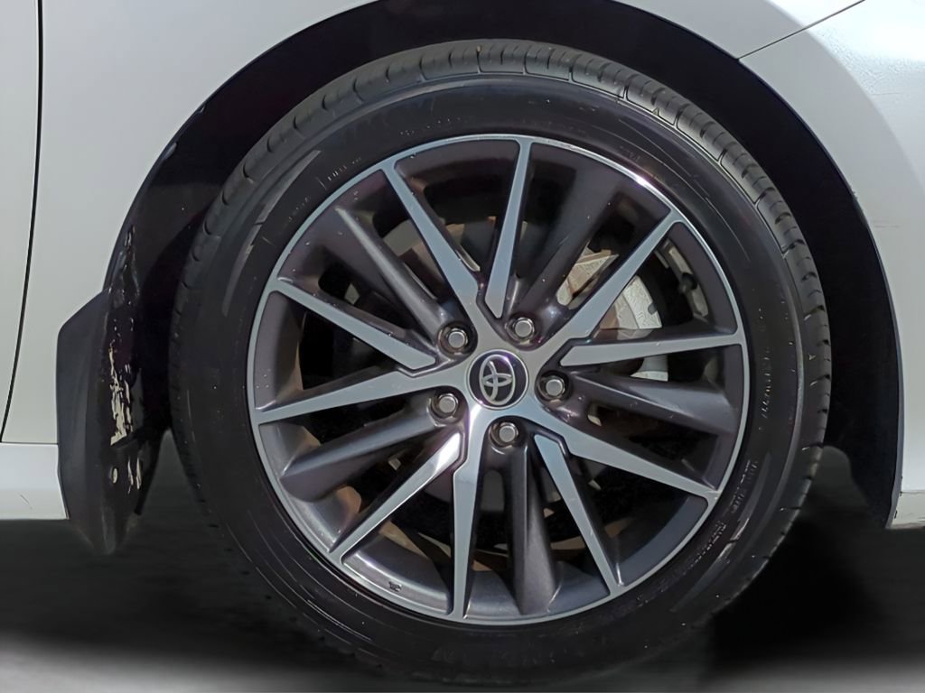 Used 2022 Toyota Camry XLE w/ Navigation Upgrade Package image 11