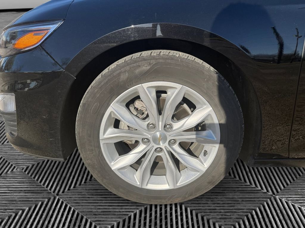 Used 2025 Chevrolet Malibu LT image 14