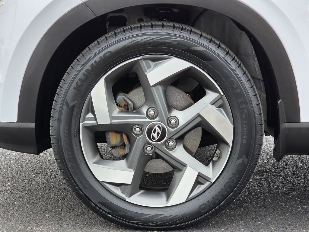 Used 2022 Hyundai Venue SEL image 9