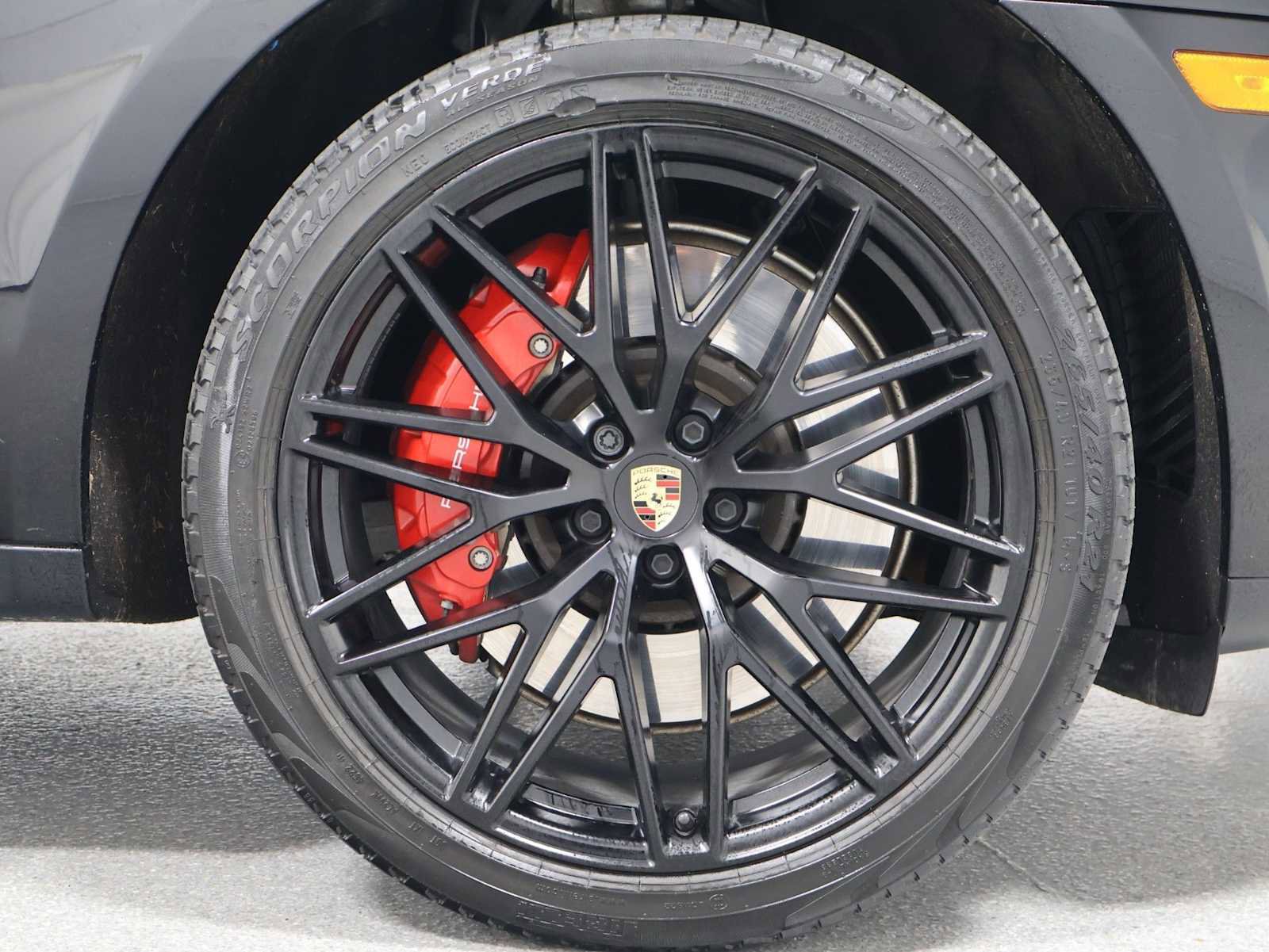 Certified 2023 Porsche Macan GTS AWD/4WD image 12