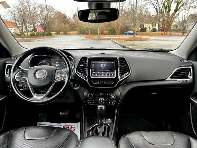 Used 2019 Jeep Cherokee Limited FWD image 25