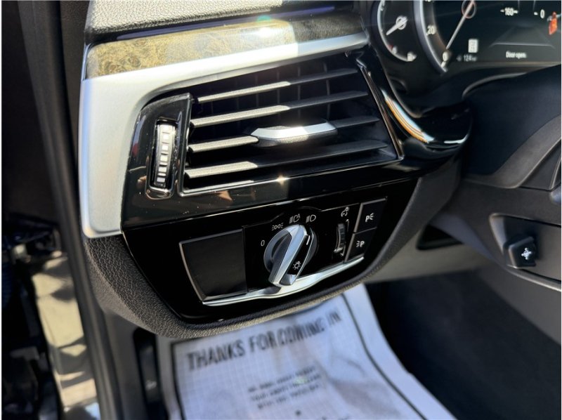 Used 2019 BMW 540i w/ Convenience Package RWD image 33