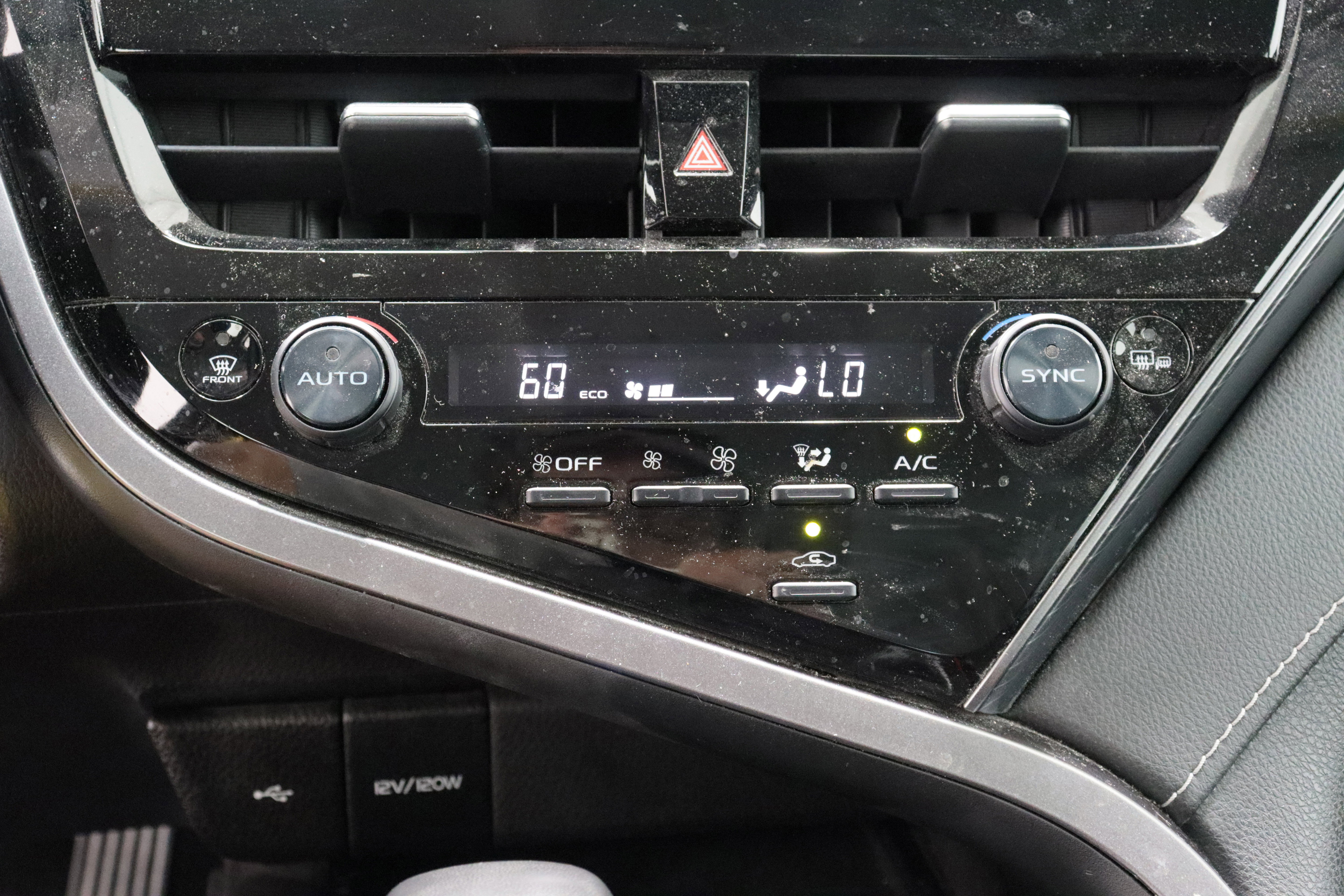 Used 2023 Toyota Camry SE image 19