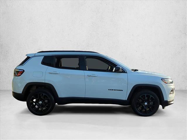 Used 2023 Jeep Compass Latitude AWD/4WD image 4