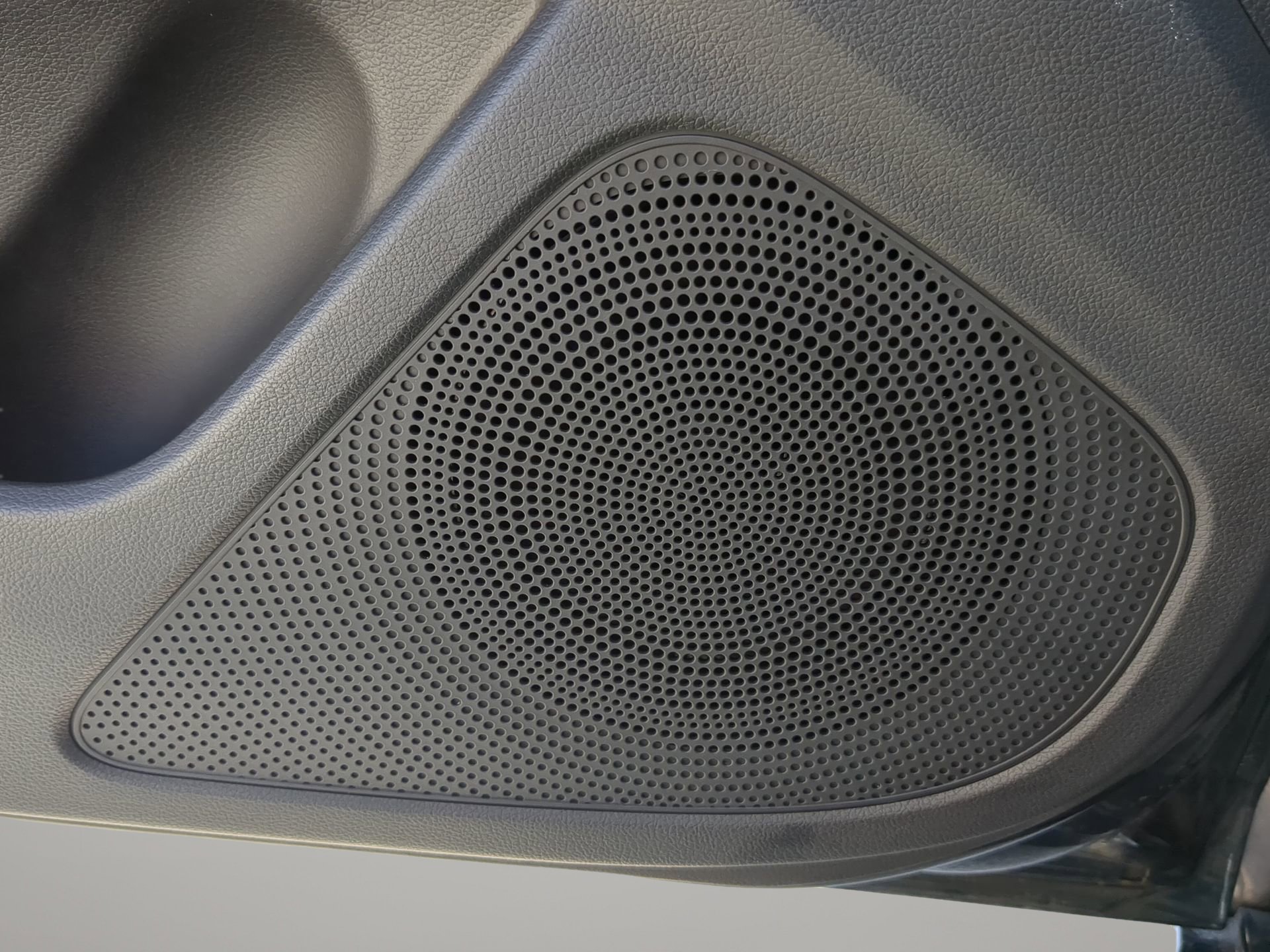 Used 2025 Genesis G70 2.5T image 47