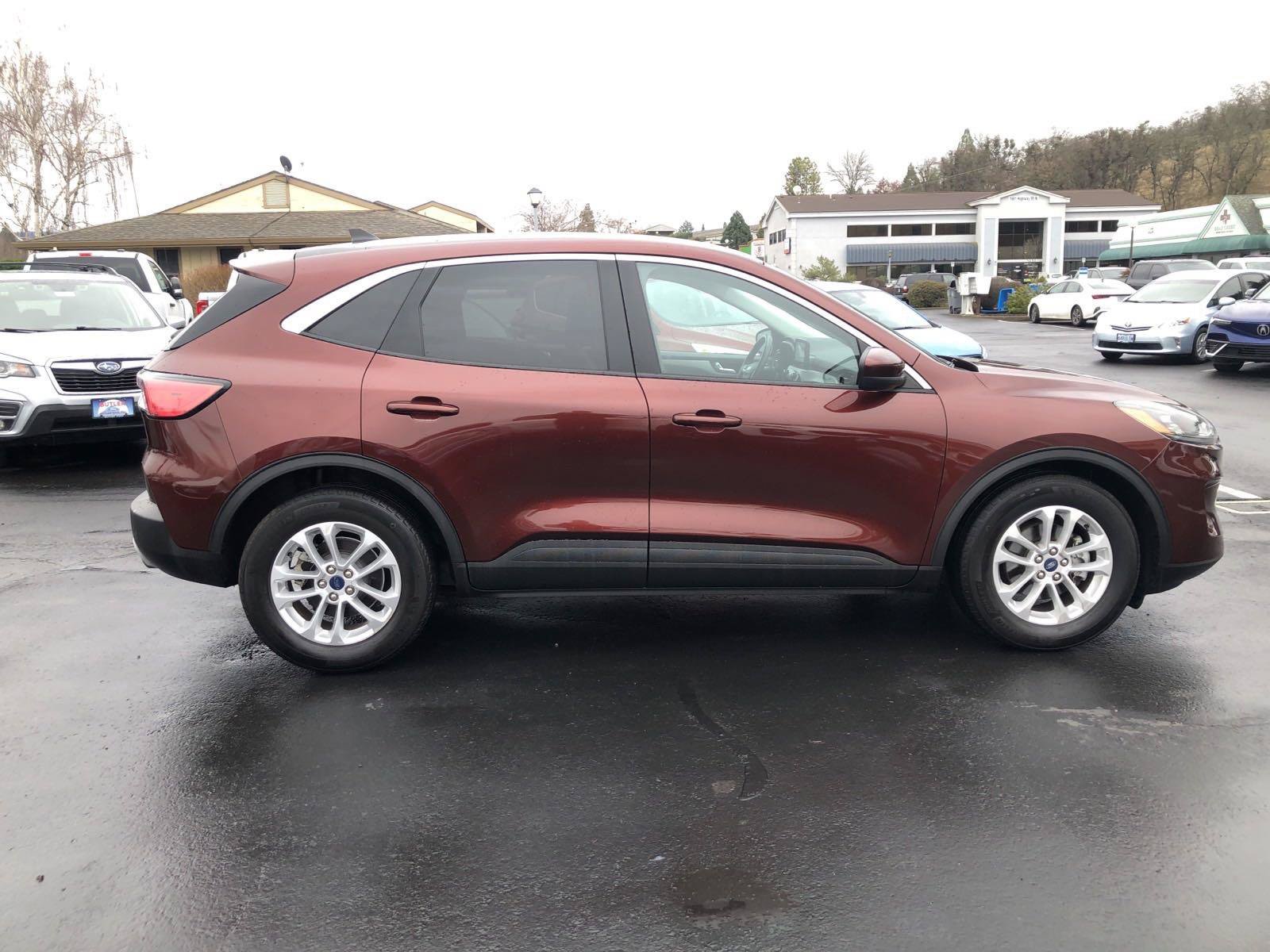 Used 2021 Ford Escape SE w/ Cold Weather Package FWD image 5