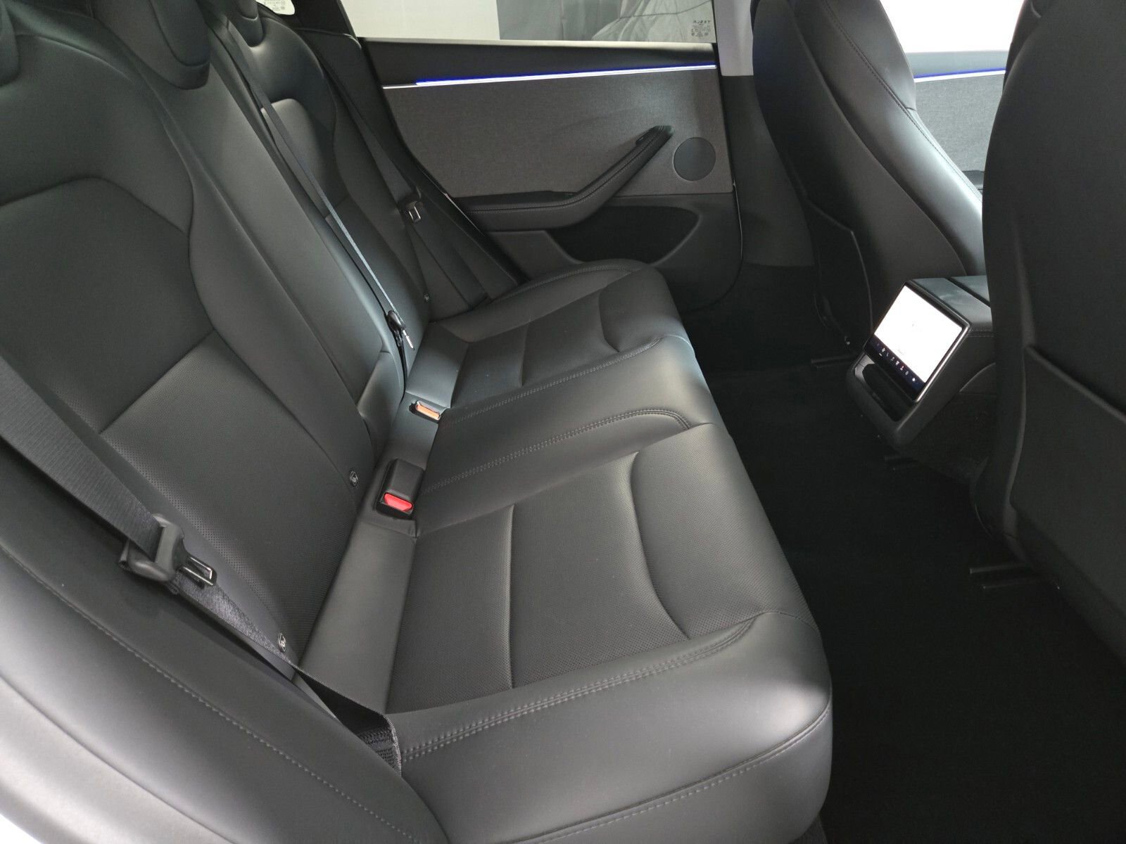 Used 2025 Tesla Model 3 Long Range RWD image 18